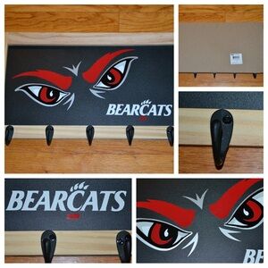 Cincinnati Bearcats black and red wooden wall hook decor